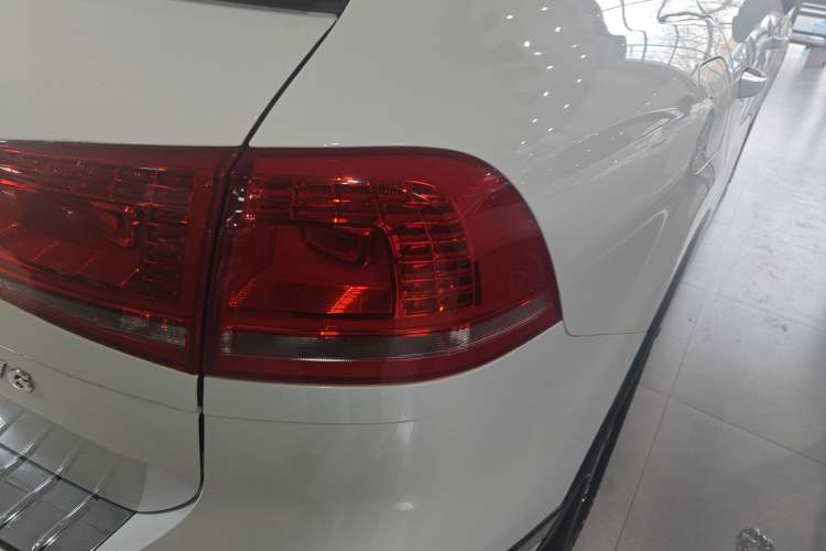 Used Volkswagen Touareg 2016 3.0 TSI Ignis Edition Right Rear Taillight