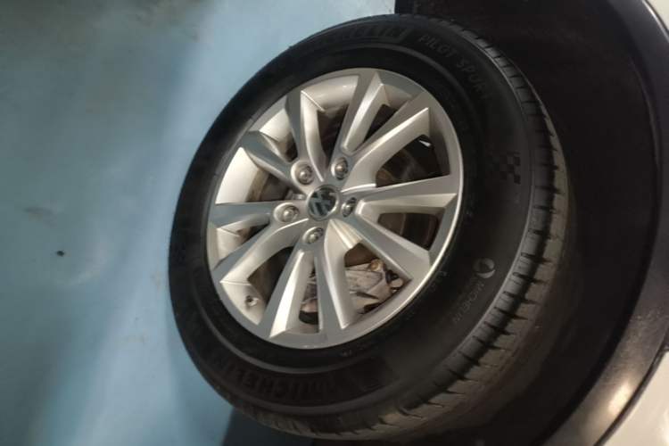 Used Volkswagen Touareg 2016 3.0 TSI Ignis Edition Right Rear Wheel Hub