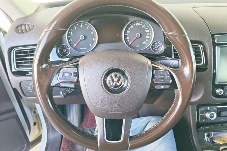 Used Volkswagen Touareg 2016 3.0 TSI Standard Version Steering Wheel