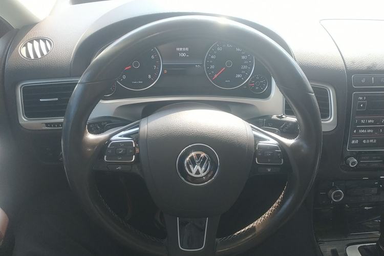 Used Volkswagen Touareg 2016 3.0 TSI High-End Version Steering Wheel