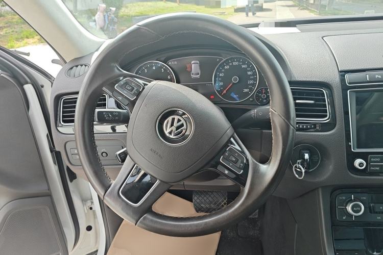 Used Volkswagen Touareg 2016 3.0 TSI Standard Version Steering Wheel