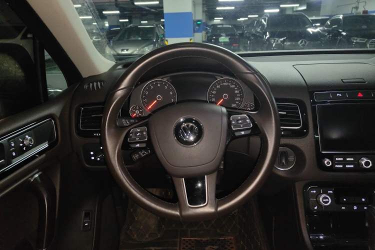 Used Volkswagen Touareg 2016 3.0 TSI Ignis Edition Steering Wheel