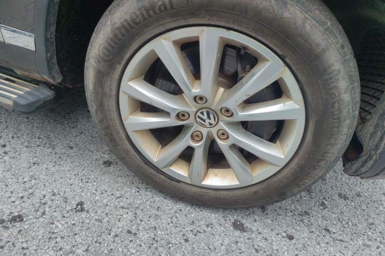 Used Volkswagen Touareg 2016 3.0 TSI Ignis Edition Right Front Wheel Hub