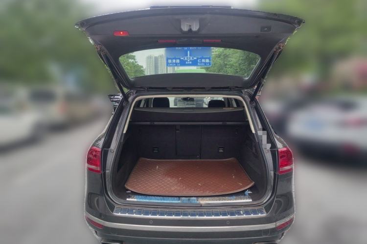 Used Volkswagen Touareg 2016 3.0 TSI Ignis Edition Trunk