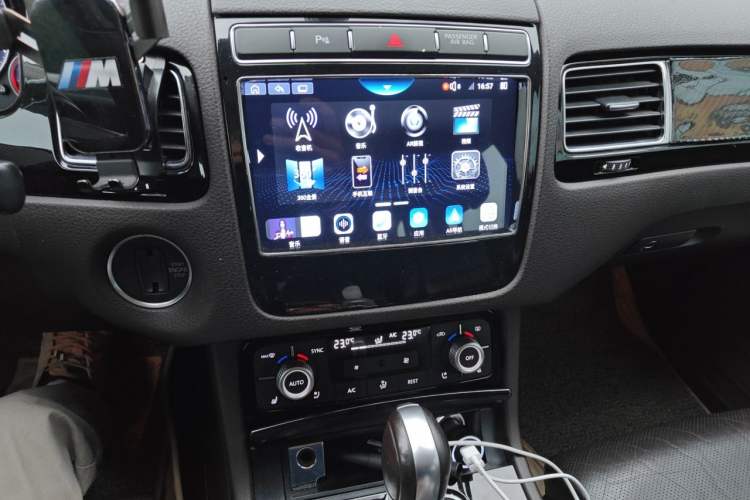 Used Volkswagen Touareg 2017 3.0 TSI Touareg Edition Audio And AC Panel