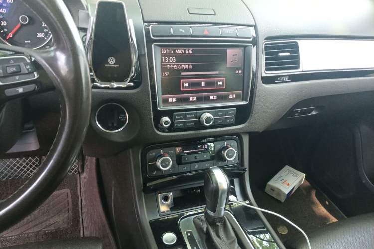 Used Volkswagen Touareg 2017 3.0 TSI Touareg Edition Audio And AC Panel