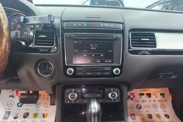 Used Volkswagen Touareg 2017 3.0 TSI Touareg Model Audio And AC Panel