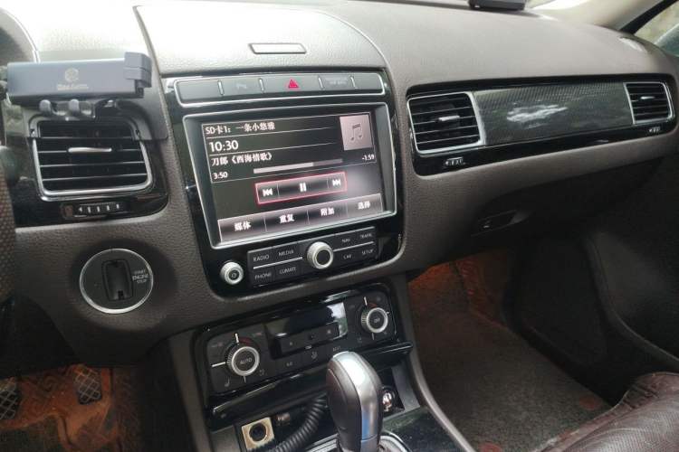 Used Volkswagen Touareg 2017 3.0 TSI Touareg Edition Audio And AC Panel