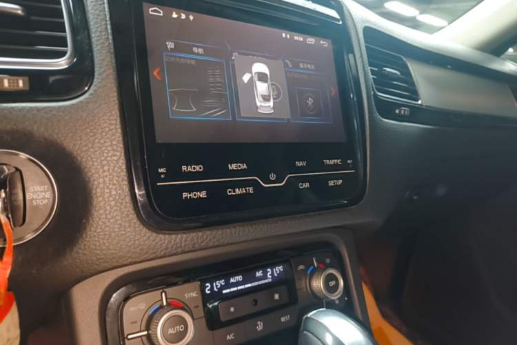 Used Volkswagen Touareg 2017 3.0 TSI Start Edition Audio And AC Panel