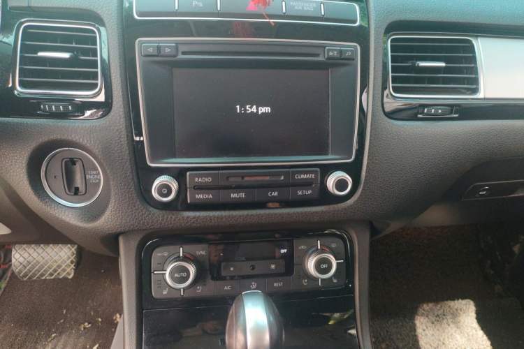 Used Volkswagen Touareg 2017 3.0 TSI Touareg Model Audio And AC Panel