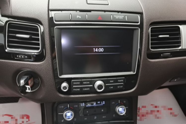Used Volkswagen Touareg 2017 3.0 TSI Touareg Edition Audio And AC Panel