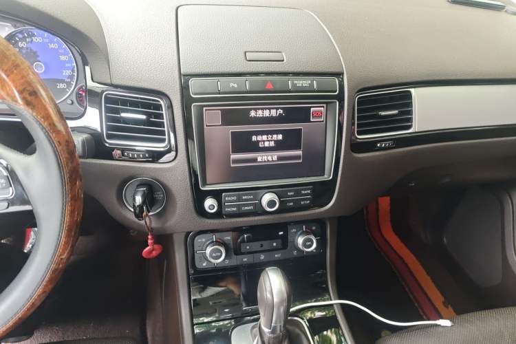 Used Volkswagen Touareg 2017 3.0 TSI Touareg Edition Audio And AC Panel