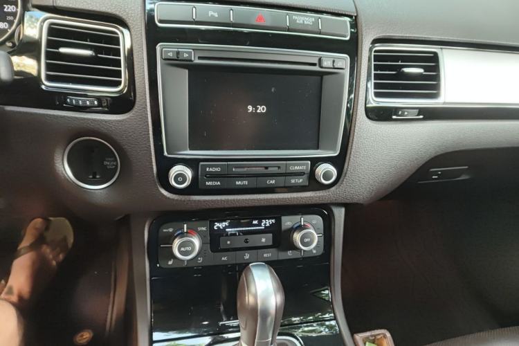 Used Volkswagen Touareg 2017 3.0 TSI Touareg Model Audio And AC Panel