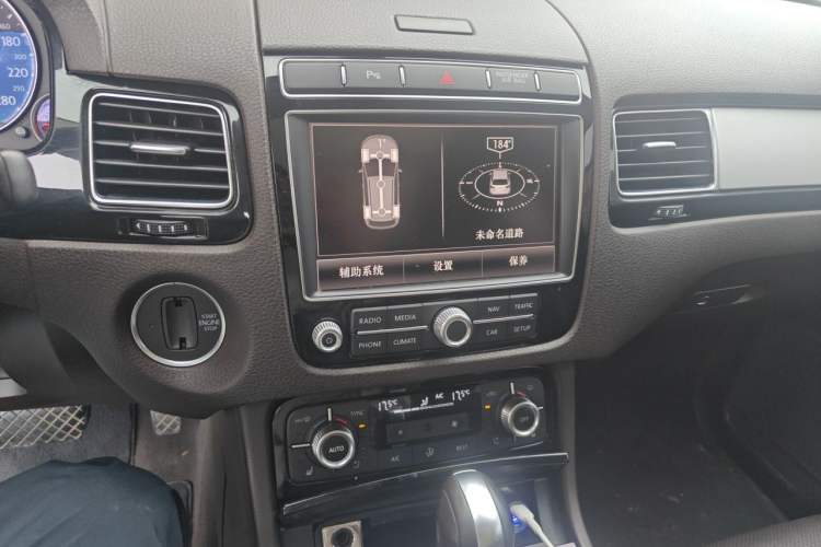 Used Volkswagen Touareg 2017 3.0 TSI Touareg Edition Audio And AC Panel