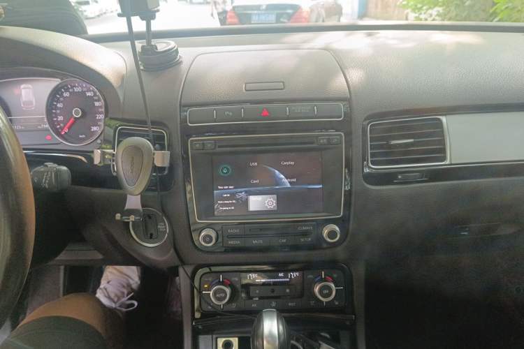 Used Volkswagen Touareg 2017 3.0 TSI Touareg Model Audio And AC Panel