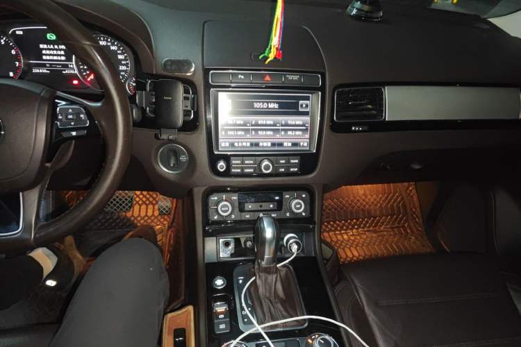 Used Volkswagen Touareg 2017 3.0 TSI Touareg Edition Audio And AC Panel