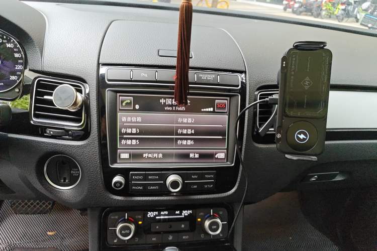 Used Volkswagen Touareg 2017 3.0 TSI Touareg Edition Audio And AC Panel