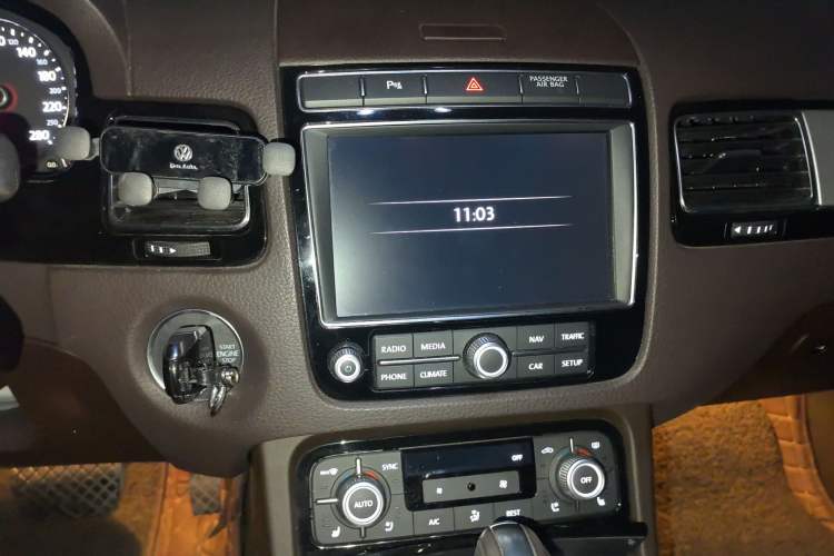 Used Volkswagen Touareg 2017 3.0 TSI Touareg Edition Audio And AC Panel