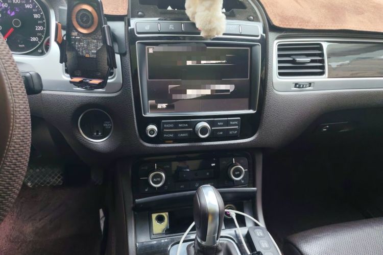 Used Volkswagen Touareg 2017 3.0 TSI Yuyue Model Audio And AC Panel
