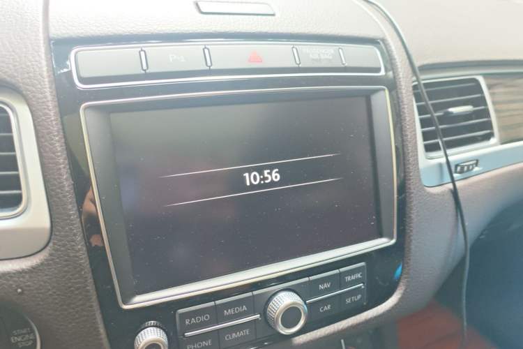 Used Volkswagen Touareg 2017 3.0 TSI Touareg Edition Audio And AC Panel