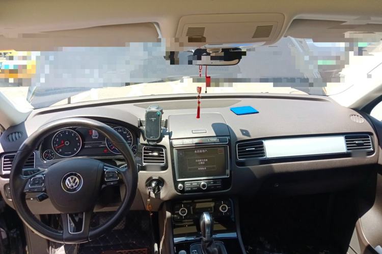Used Volkswagen Touareg 2017 3.0 TSI Touareg Edition Center Console