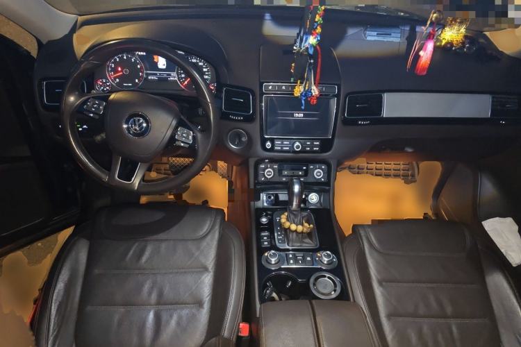 Used Volkswagen Touareg 2017 3.0 TSI Touareg Edition Center Console