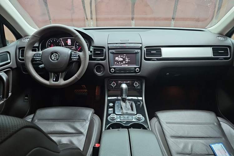 Used Volkswagen Touareg 2017 3.0 TSI Touareg Edition Center Console