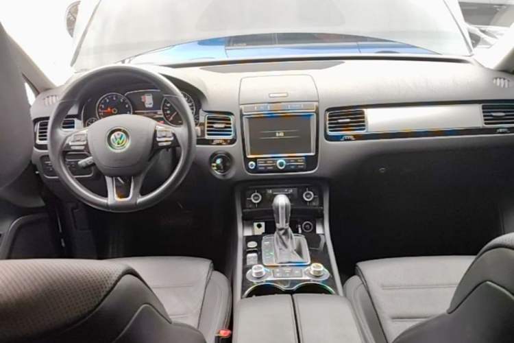 Used Volkswagen Touareg 2017 3.0 TSI Touareg Edition Center Console