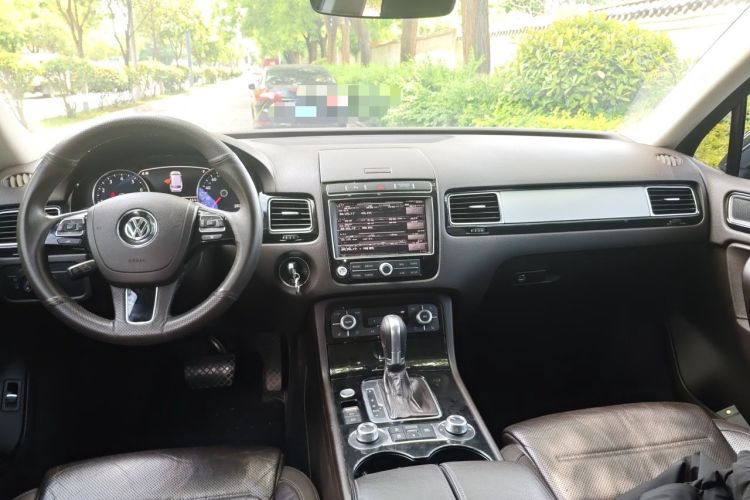Used Volkswagen Touareg 2017 3.0 TSI Touareg Edition Center Console