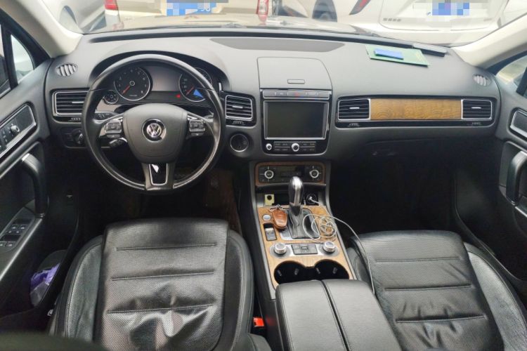 Used Volkswagen Touareg 2017 3.0 TSI Touareg Edition Center Console