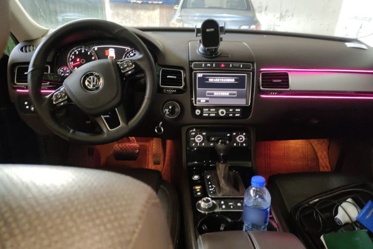 Used Volkswagen Touareg 2017 3.0 TSI Touareg Edition Center Console