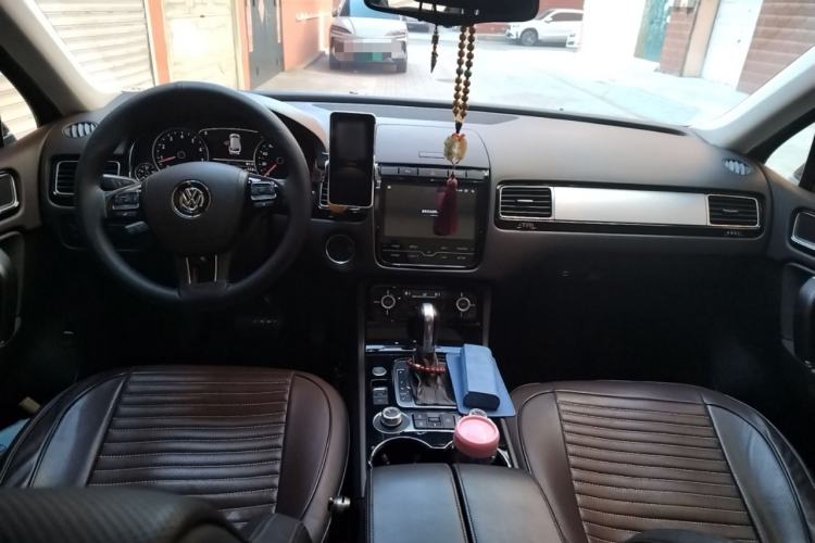 Used Volkswagen Touareg 2017 3.0 TSI Touareg Model Center Console