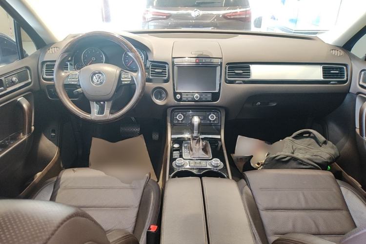 Used Volkswagen Touareg 2017 3.0 TSI Touareg Edition Center Console