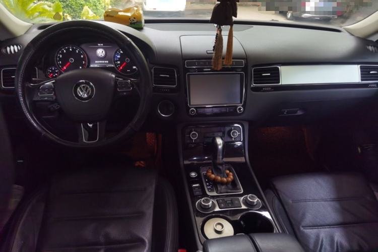 Used Volkswagen Touareg 2017 3.0 TSI Touareg Model Center Console