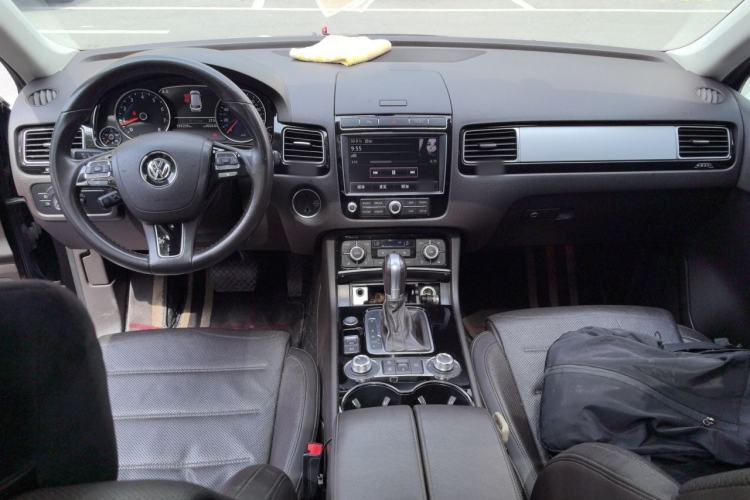 Used Volkswagen Touareg 2017 3.0 TSI Touareg Edition Center Console