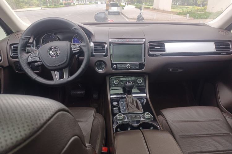 Used Volkswagen Touareg 2017 3.0 TSI Touareg Edition Center Console