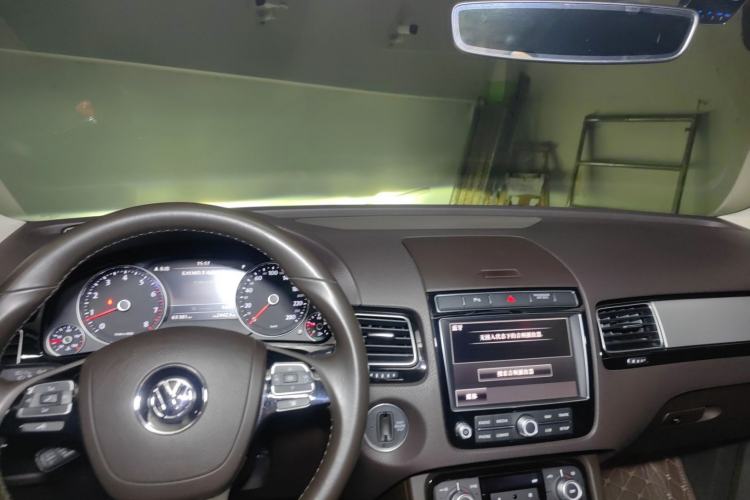 Used Volkswagen Touareg 2017 3.0 TSI Touareg Edition Center Console