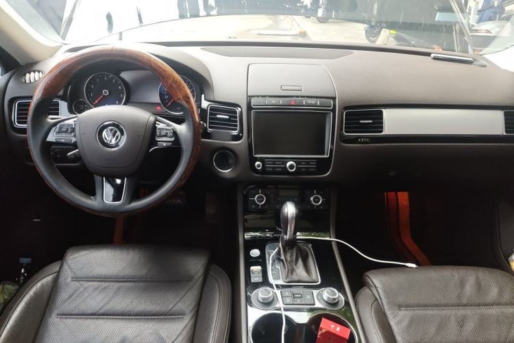 Used Volkswagen Touareg 2017 3.0 TSI Touareg Edition Center Console