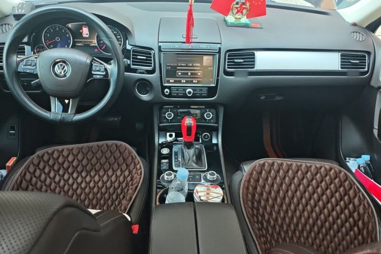 Used Volkswagen Touareg 2017 3.0 TSI Touareg Edition Center Console