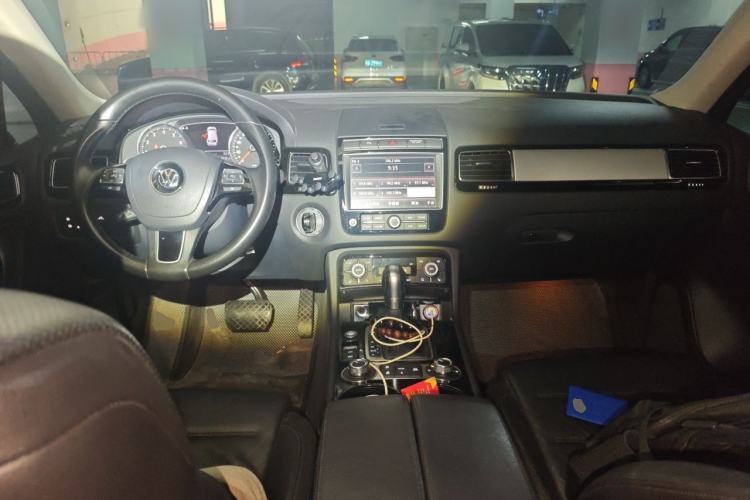 Used Volkswagen Touareg 2017 3.0 TSI Touareg Edition Center Console