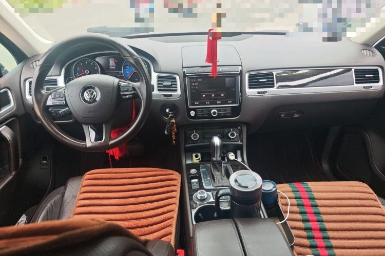 Used Volkswagen Touareg 2017 3.0 TSI Touareg Edition Center Console