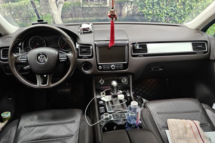 Used Volkswagen Touareg 2017 3.0 TSI Touareg Edition Center Console