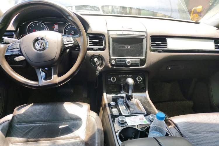Used Volkswagen Touareg 2017 3.0 TSI Touareg Edition Center Console