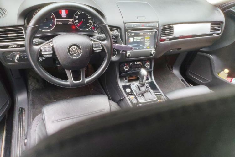 Used Volkswagen Touareg 2017 3.0 TSI Touareg Model Center Console