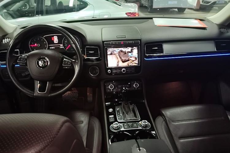 Used Volkswagen Touareg 2017 3.0 TSI Touareg Edition Center Console