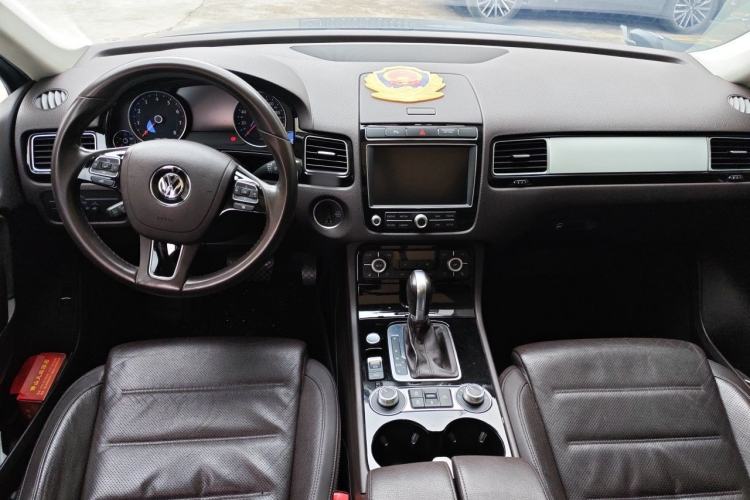 Used Volkswagen Touareg 2017 3.0 TSI Touareg Edition Center Console