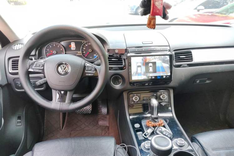 Used Volkswagen Touareg 2017 3.0 TSI Touareg Model Center Console