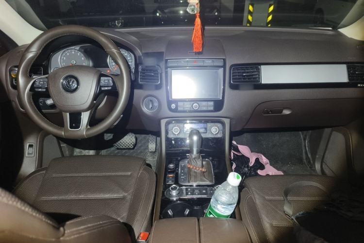 Used Volkswagen Touareg 2017 3.0 TSI Touareg Edition Center Console