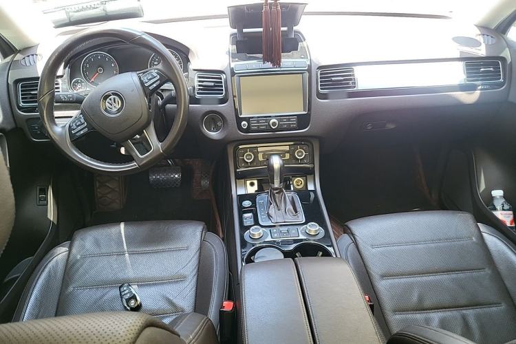 Used Volkswagen Touareg 2017 3.0 TSI Touareg Edition Center Console