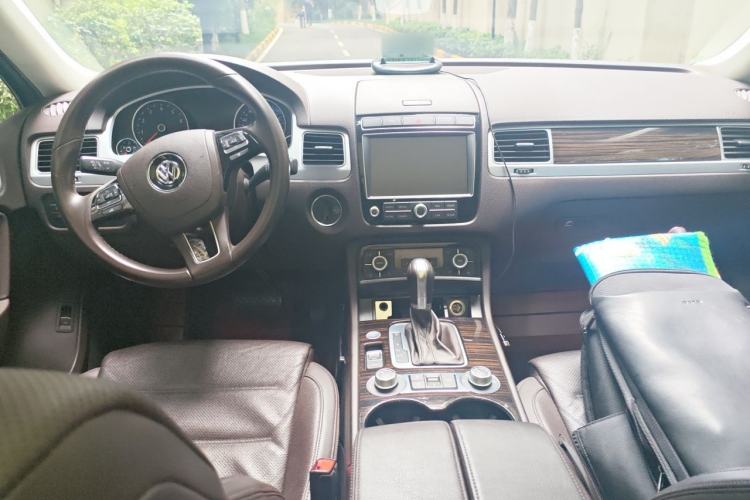 Used Volkswagen Touareg 2017 3.0 TSI Touareg Edition Center Console